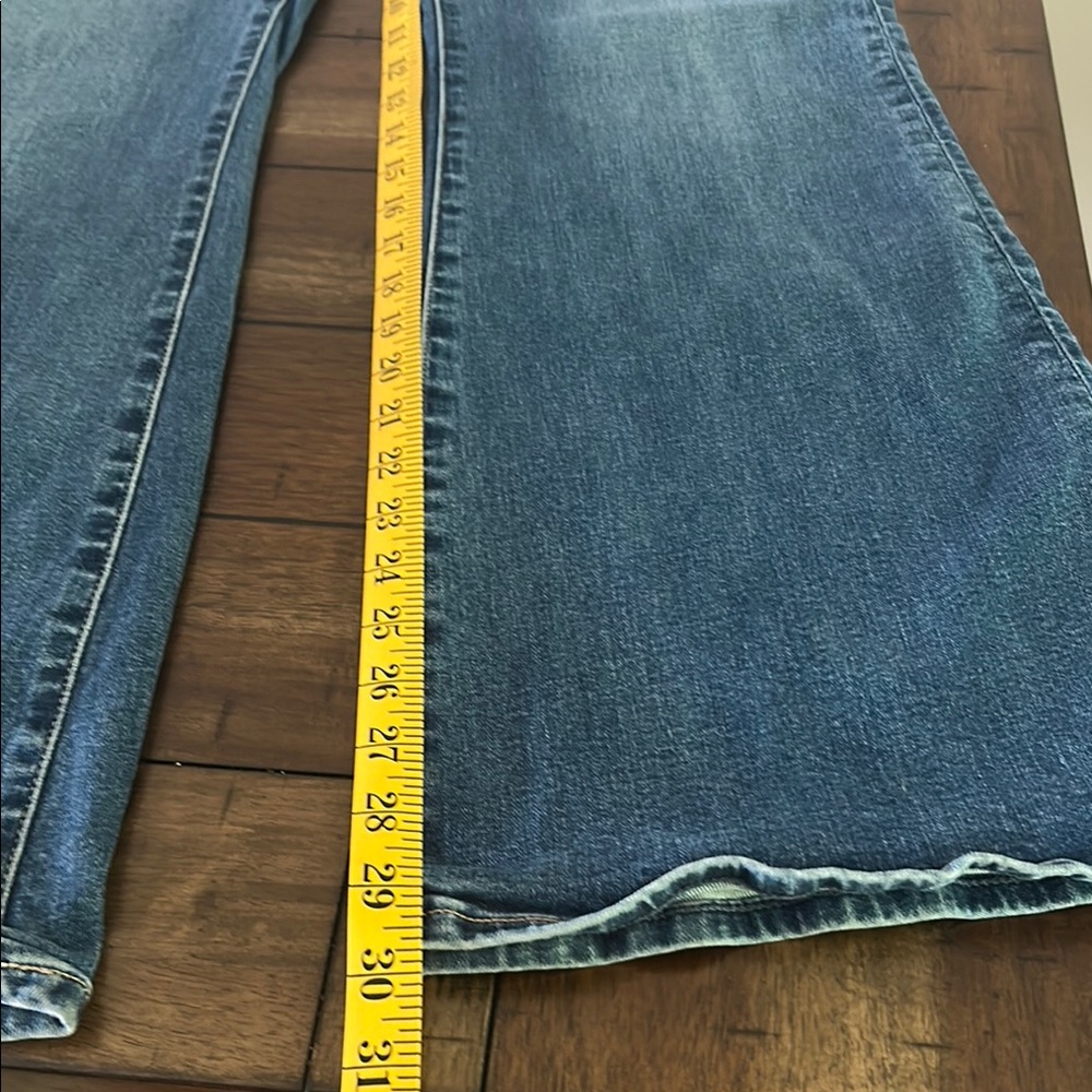 Abercrombie & Fitch size 32 “The Flare Ultra High Rise” EUC - Picture 4 of 7